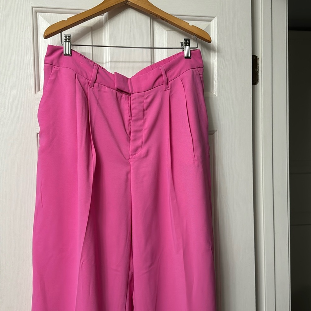 New With Tags. Pink pleated palazzo pant 
**price reduced**